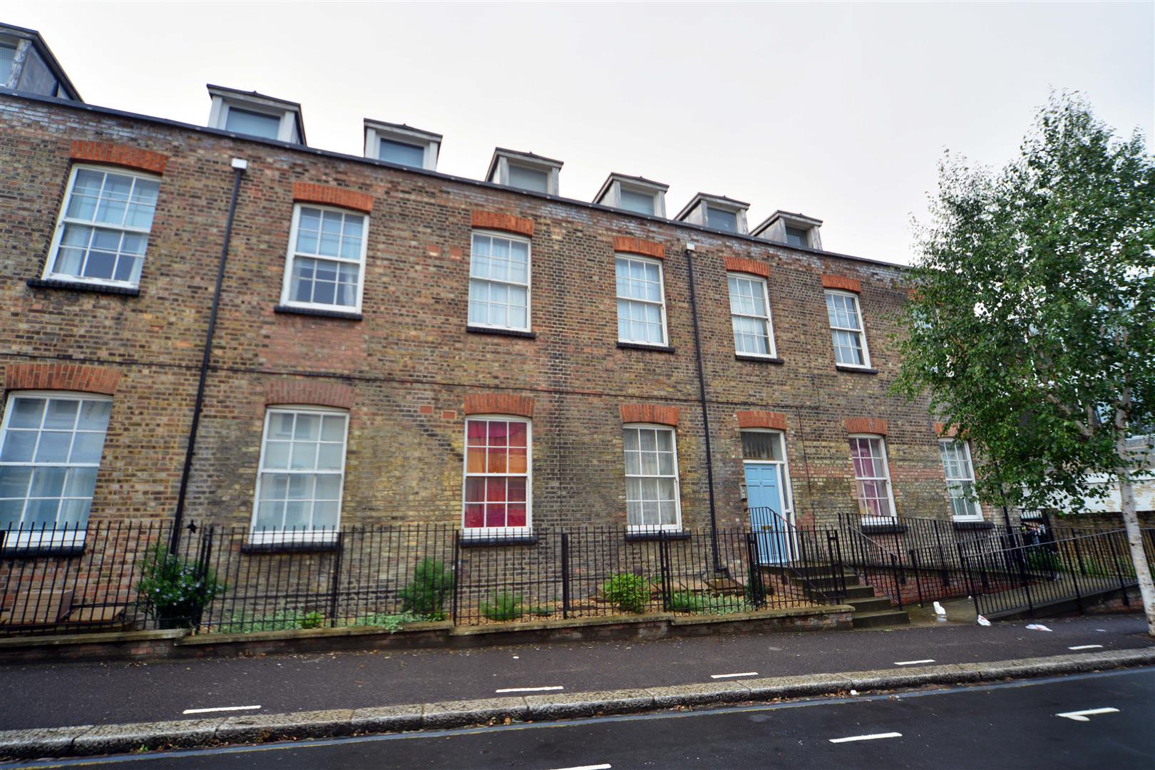 2 Bedroom Flat – St. Mary Road, Walthamstow