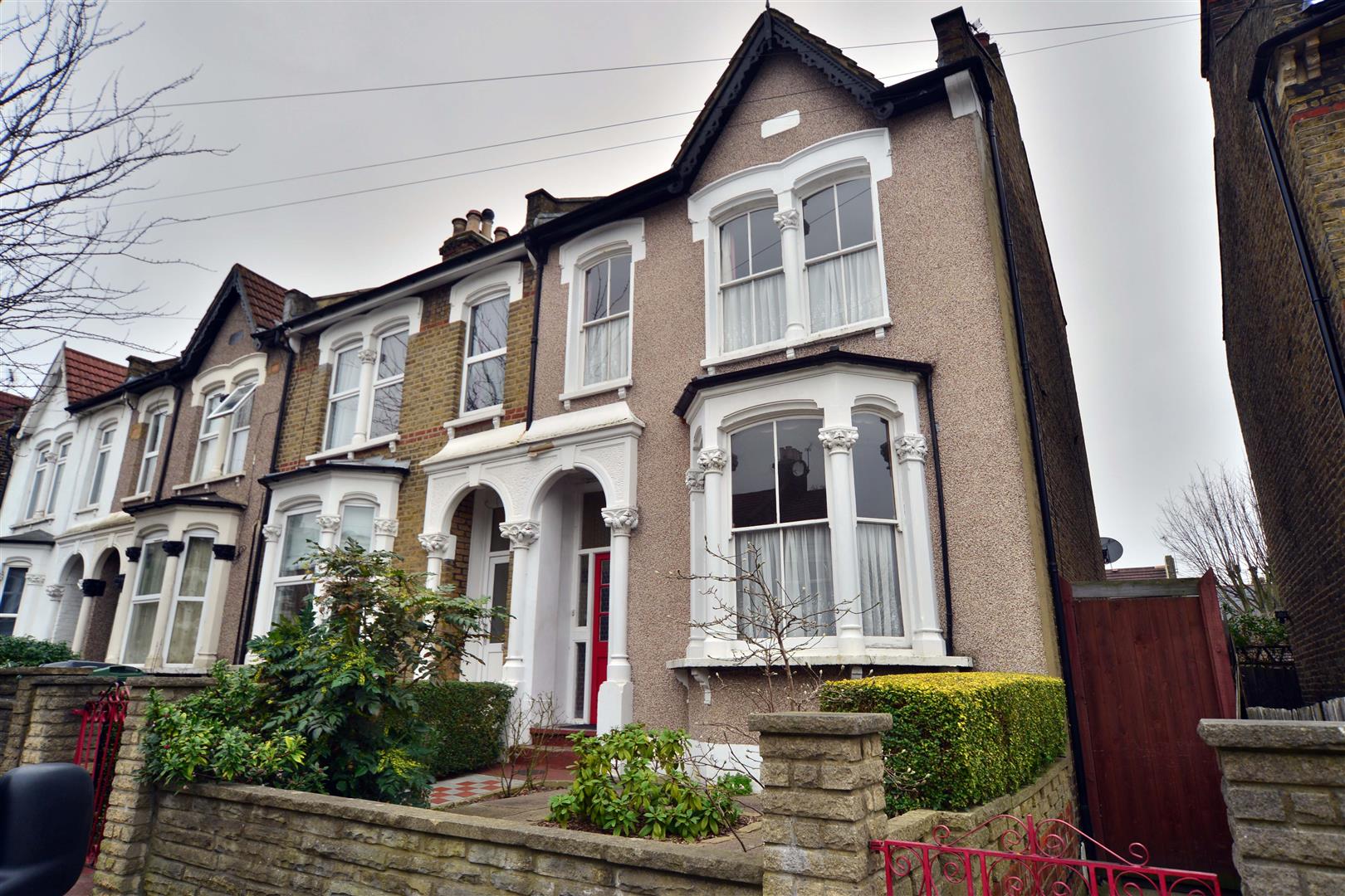 3 Bedroom House – Elmsdale Road, Walthamstow