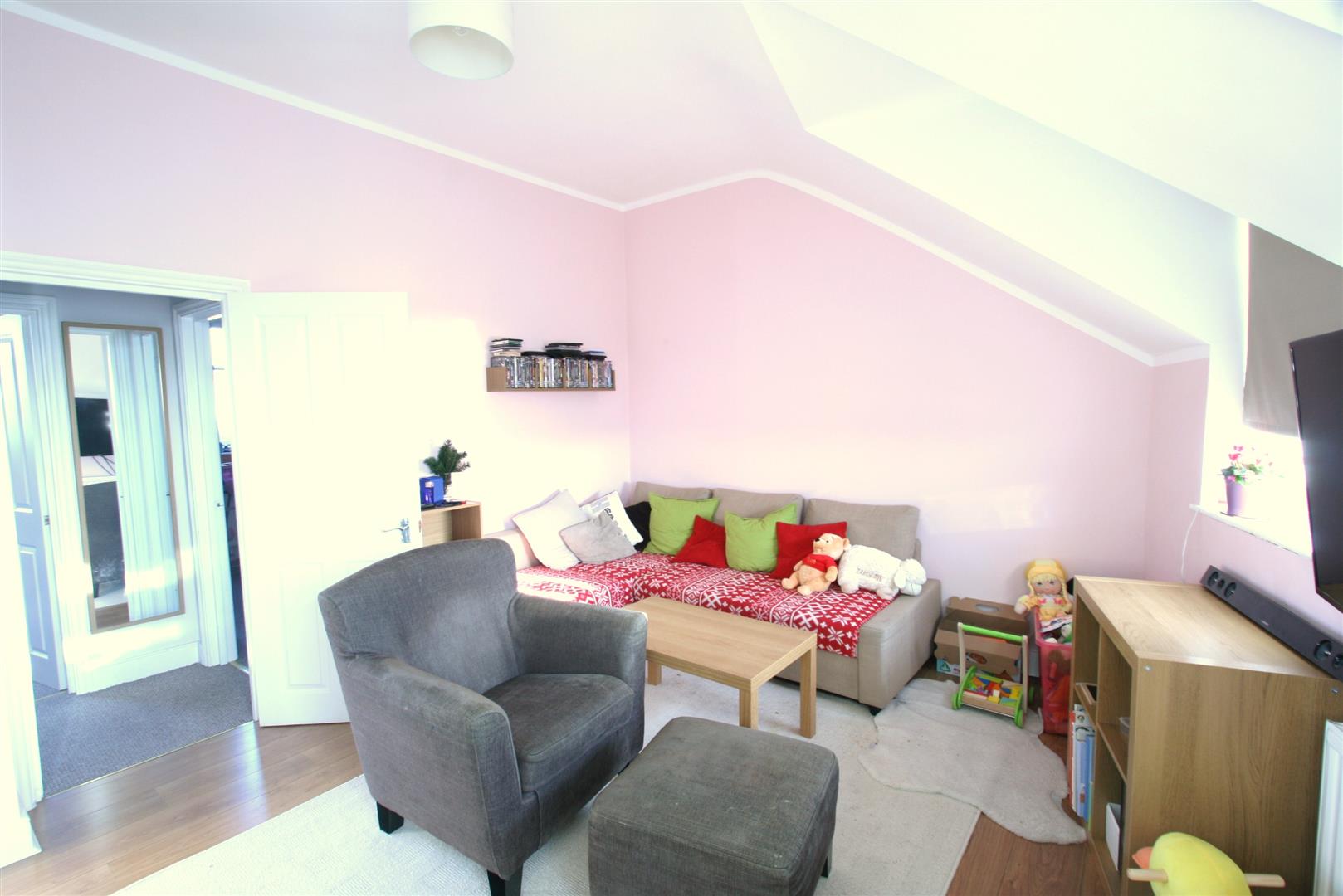 2 Bedroom Flat – St. Mary Road, London
