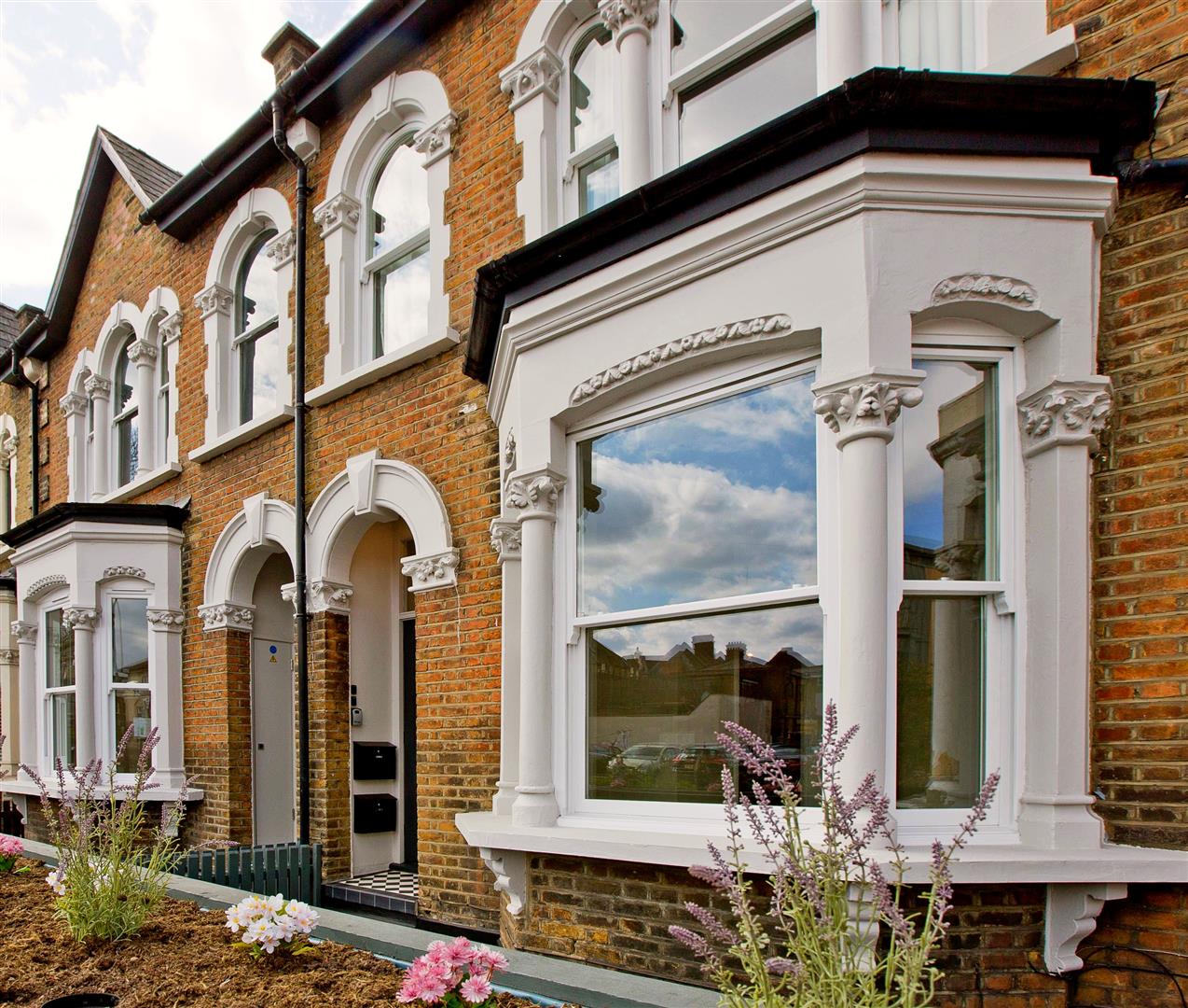 2 Bedroom Flat – Blackhorse Road, London